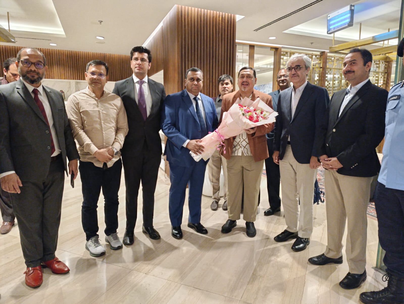 নয় দিনের সরকারি সফরে পাকিস্তান গেলেন স্বরাষ্ট্র সচিব