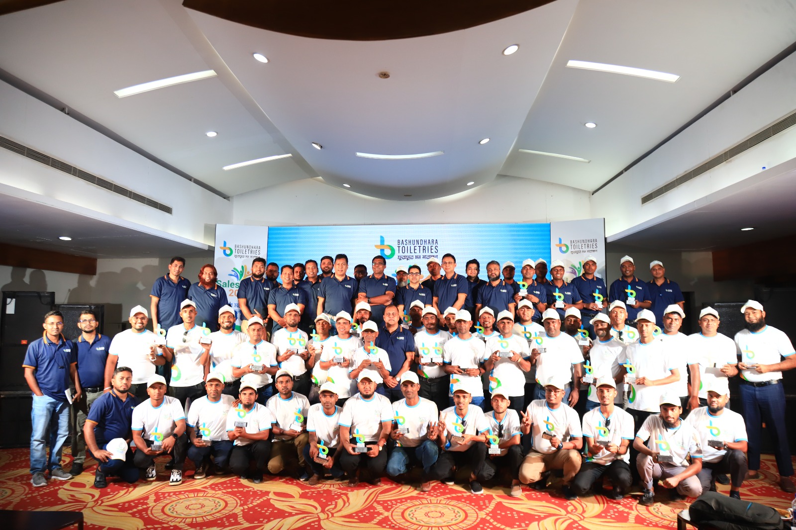 *বসুন্ধরা টয়লেট্রিজ লিমিটেডের সেলস মিট ২০২৫ অনুষ্ঠিত*   –ফুরফুরে মনে একসাথে, চলো সফলতার পথে