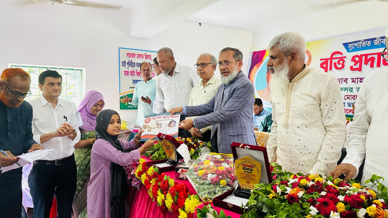 সোনাগাজীতে শতাদিক শিক্ষার্থীকে সংর্বধনা দিয়েছে শামছুল আমিন (বাচ্চুমিয়া) ফাউণ্ডেশন