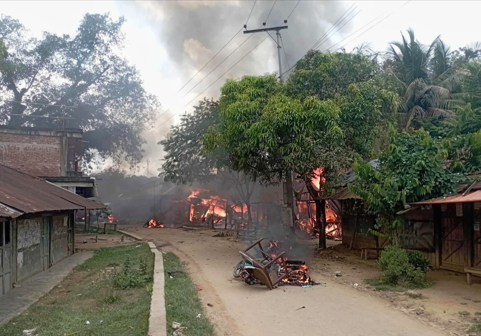 গুইমারায় হামলায় নিহত ৩, আহত সেনা-পুলিশসহ অনেকে