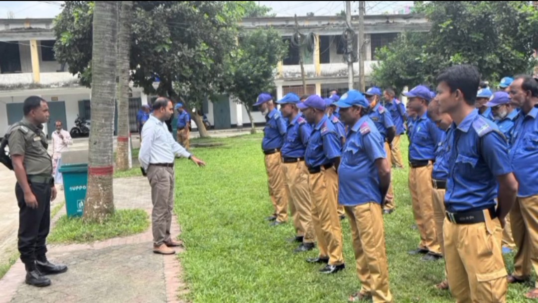 বীরগঞ্জে উপজেলা ও দর্শনীয় স্থানগুলো পরিষ্কার-পরিচ্ছন্নতা অভিযান