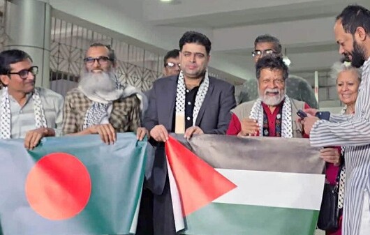 শহিদুল আলম দেশে ফিরেছেন