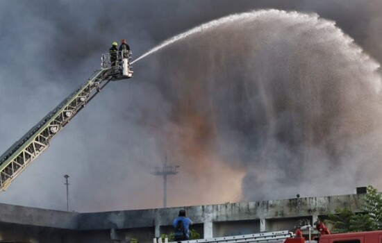 বিমানবন্দরের কার্গো ভিলেজে অগ্নিকাণ্ড সম্পূর্ণ নিয়ন্ত্রণ