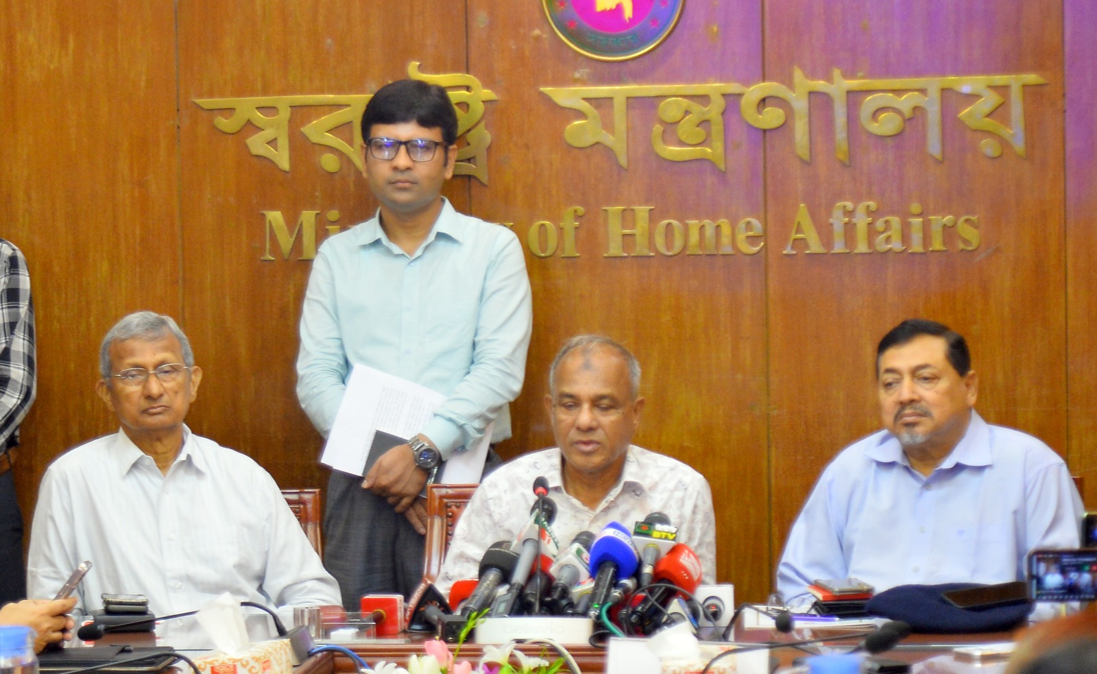 পূজামণ্ডপে অসুরের মুখে দাড়ির চক্রান্তের পেছনে ফ্যাসিস্ট দোসরদের মদদ রয়েছে- স্বরাষ্ট্র উপদেষ্টা