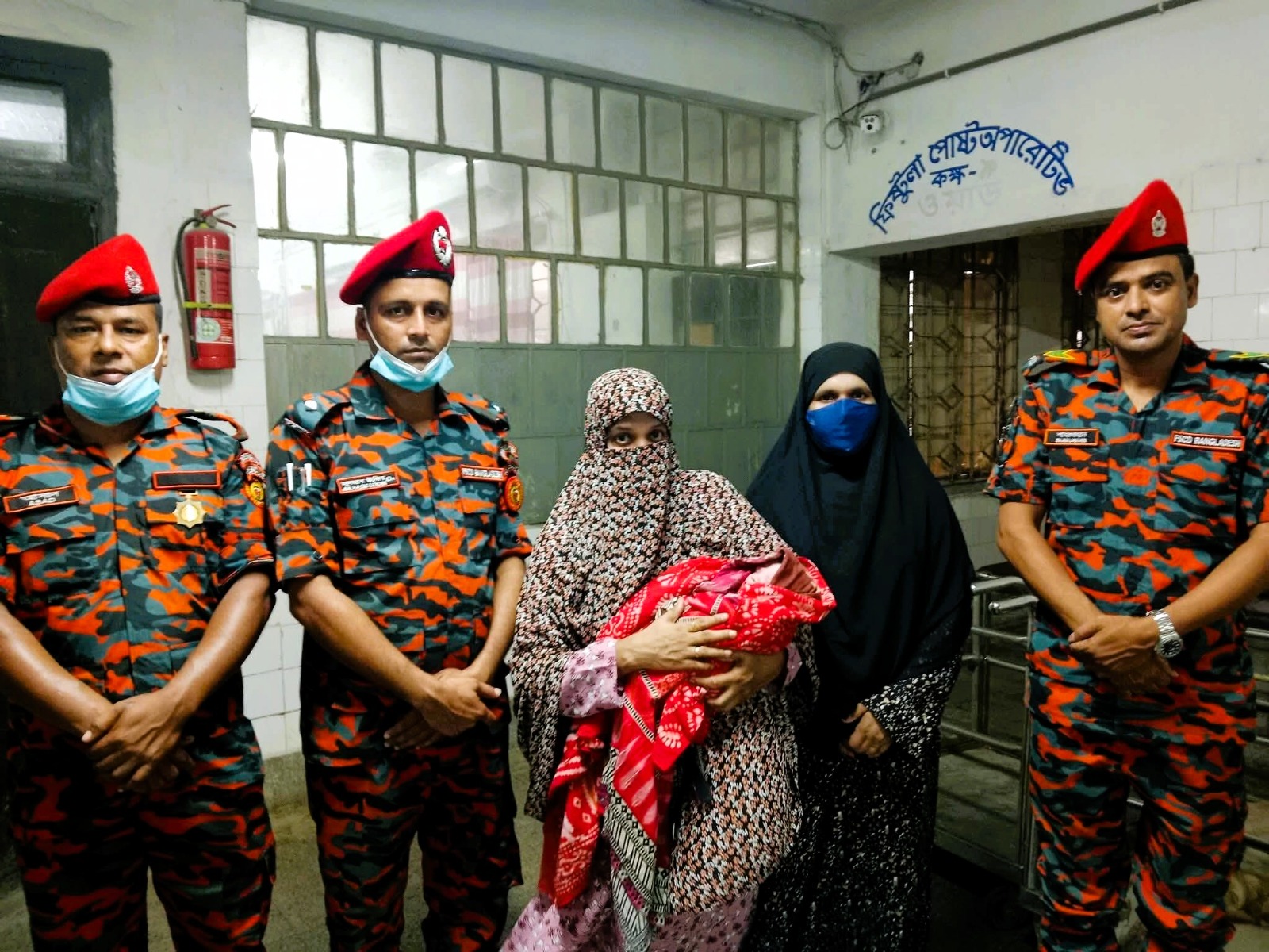 অগ্নিদুর্ঘটনায় শহীদ ফায়ারফাইটার নুরুল হুদার ঘরে জন্ম নিল পুত্র সন্তান