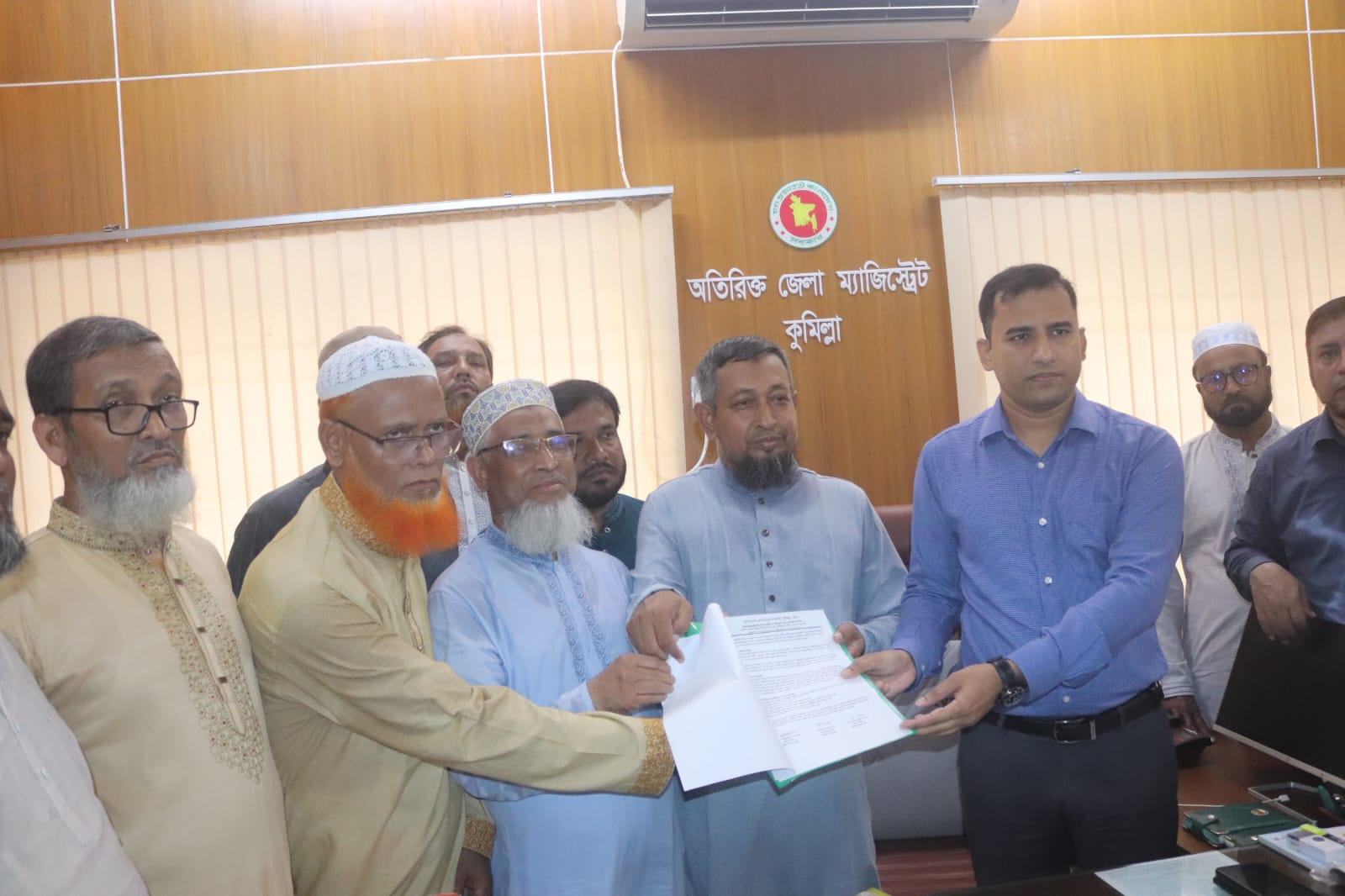 জুলাই সনদ ও পিআরসহ ৫দফা দাবিতে কুমিল্লা জেলা ও মহানগরী জামায়াতের প্রধান উপদেষ্টা বরাবর স্মারকলিপি প্রদান