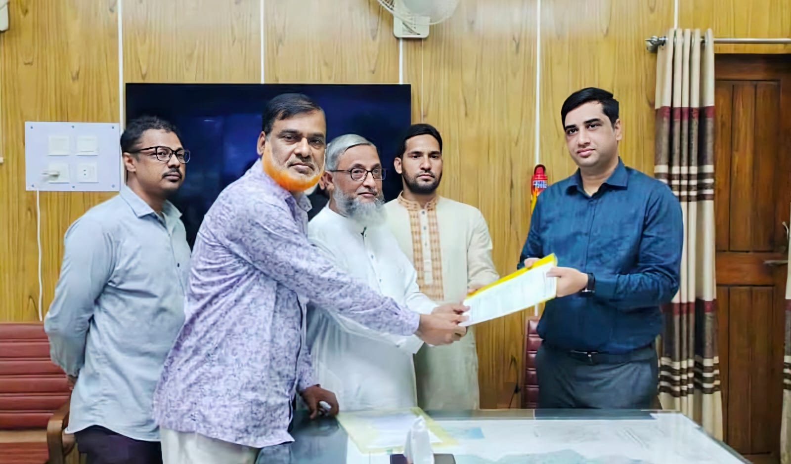 খাগড়াছড়িতে জামায়াতে ইসলামী’র পাঁচ দফা বাস্তবায়নের দাবিতে স্মারকলিপি প্রদান