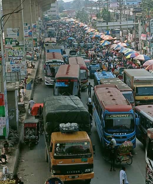 ভুলতা গাউছিয়া এলাকায় ফুটপাত দখলে হকারদের দৌরাত্ম্য