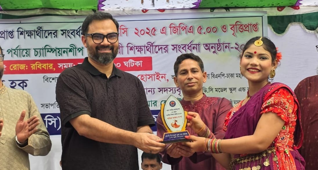 স্বচ্ছ রাজনীতি ও মুক্ত চিন্তার পরিবেশ গড়তে নতুন প্রজন্মকেই এগিয়ে আসতে হবে — আমিনুল হক