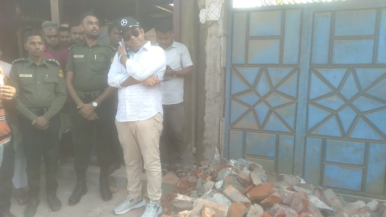 অন্যায়ের বিরুদ্ধে কখনো মাথা নত করেননি ন্যায়ের পক্ষে নির্ভীক পদক্ষেপে আলোচিত ম্যাজিস্ট্রেট ইমদাদুল হক তালুকদার