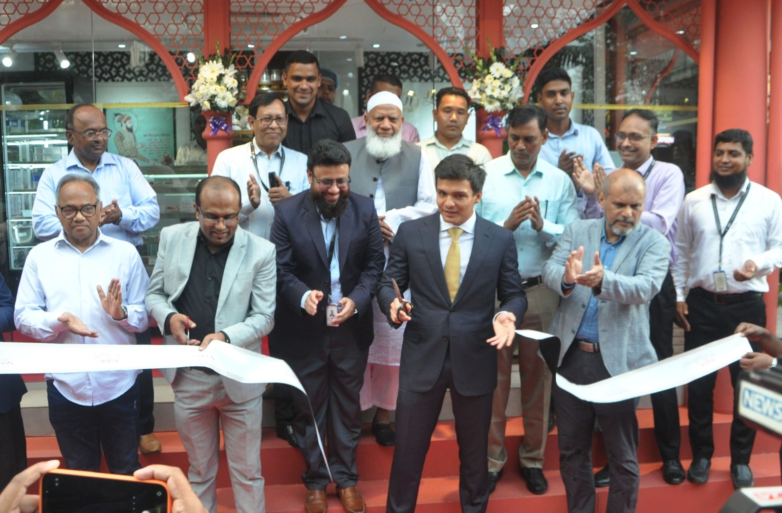 *বসুন্ধরার আই ব্লকে উদ্বোধন করা হলো ‘হেরিটেজ সুইটস’ এর ২য় শাখা*