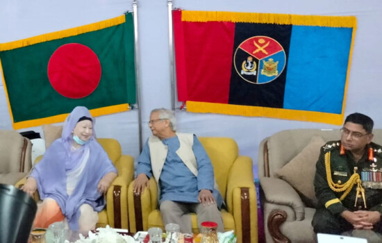 সশস্ত্র বাহিনী দিবসের অনুষ্ঠানে যোগ দিলেন বেগম খালেদা জিয়া