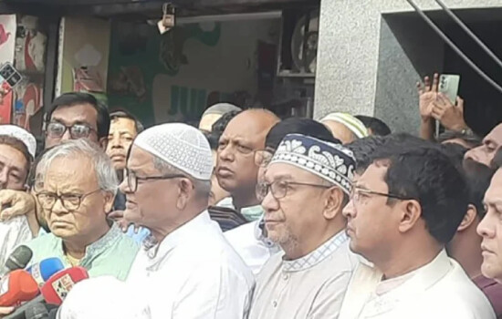 খালেদা জিয়ার শারীরিক অবস্থা ‘অত্যন্ত সংকটময়’—দোয়া মাহফিলে ফখরুল