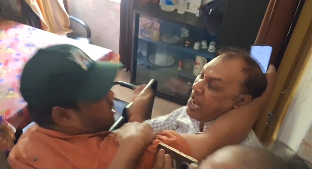 জয়পুরহাট রেলস্টেশনে যাত্রীকে শারীরিকভাবে লাঞ্ছিতের অভিযোগ