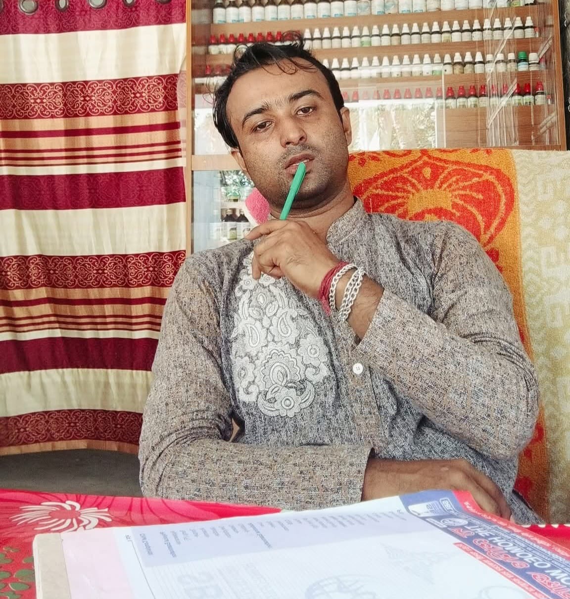 সংবাদ সংগ্রহে গিয়ে মব সন্ত্রাসের শিকার সাংবাদিক!