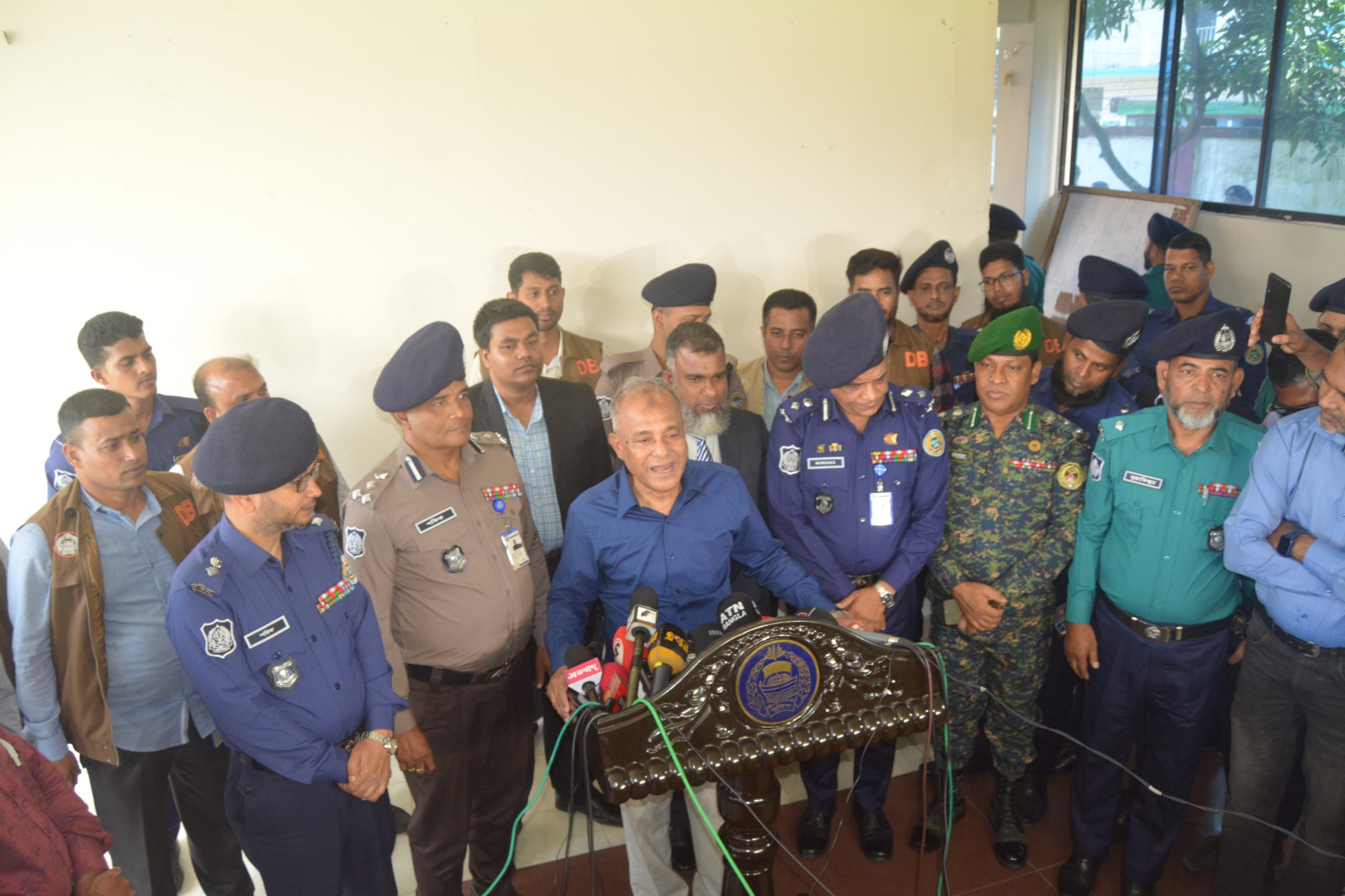 নির্বাচন সামনে রেখে মাঠ প্রশাসন প্রস্তুত: স্বরাষ্ট্র উপদেষ্টা