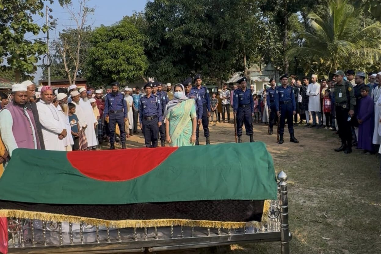 পানছড়িতে রাষ্ট্রীয় মর্যাদায় দাফন বীর মুক্তিযোদ্ধা আজগর আলীর