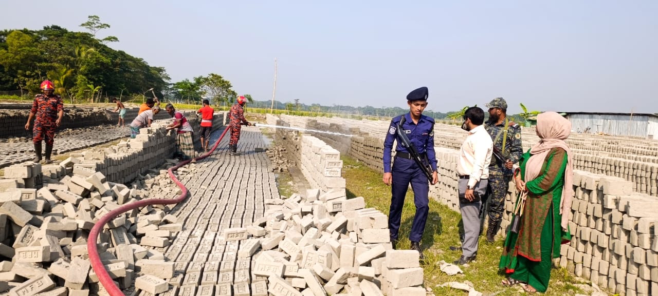 দুমকি উপজেলার মুরাদিয়ায় অবৈধ ইটভাটা গুড়িয়ে দিল প্রশাসন।।