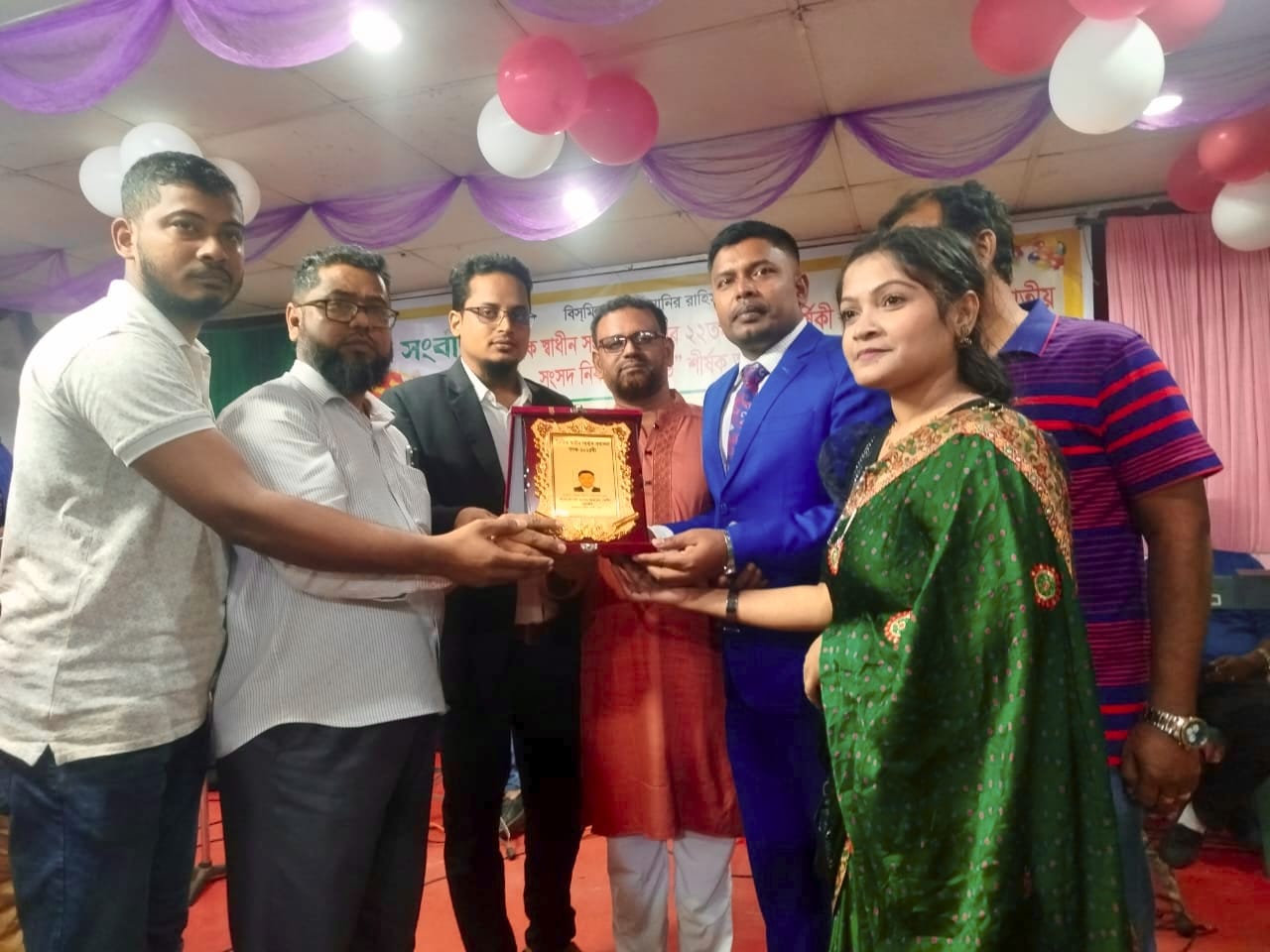 অ্যাডভোকেট রাসেল রাফি’র দৈনিক স্বাধীন সংবাদ সম্মাননা পদক-২০২৫ অর্জন