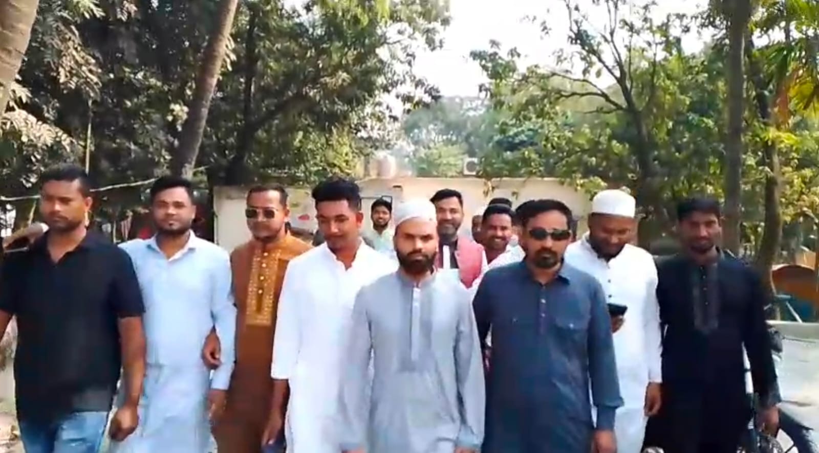 রূপগঞ্জে খালেদা জিয়ার রোগ মুক্তি কামনায় দোয়া মাহফিল সফল করার লক্ষে আবুল আজাদের নেতৃত্বে যোগদান