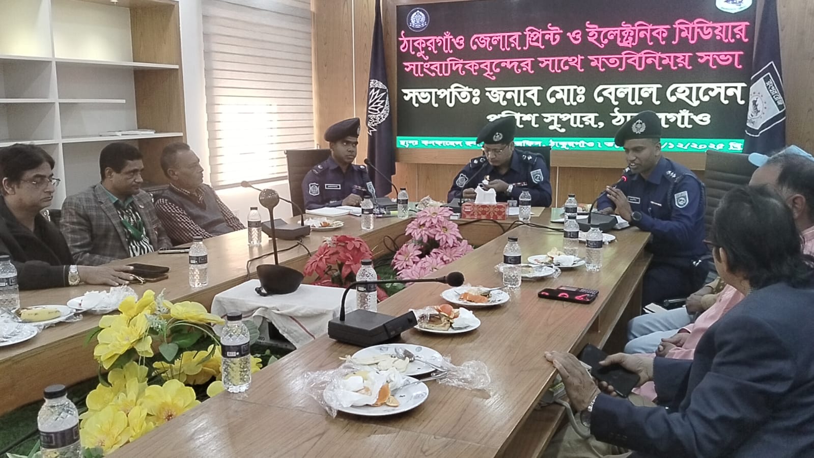 ঠাকুরগাঁওয়ে নবাগত পুলিশ সুপারের সাথে সাংবাদিকদের মতবিনিময় সভা