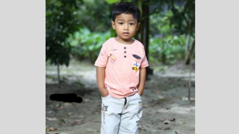 মুন্সীগঞ্জে অটো রিক্সার ধাক্কায় প্রাণ গেছে শিশুর