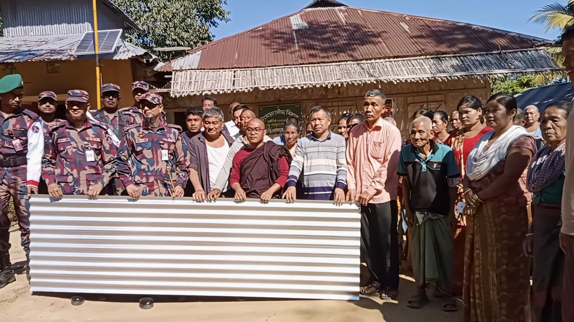 পানছড়িতে বিজিবির সামাজিক উন্নয়ন কার্যক্রম: নলকূপ, ঢেউটিন ও অনুদান বিতরণ