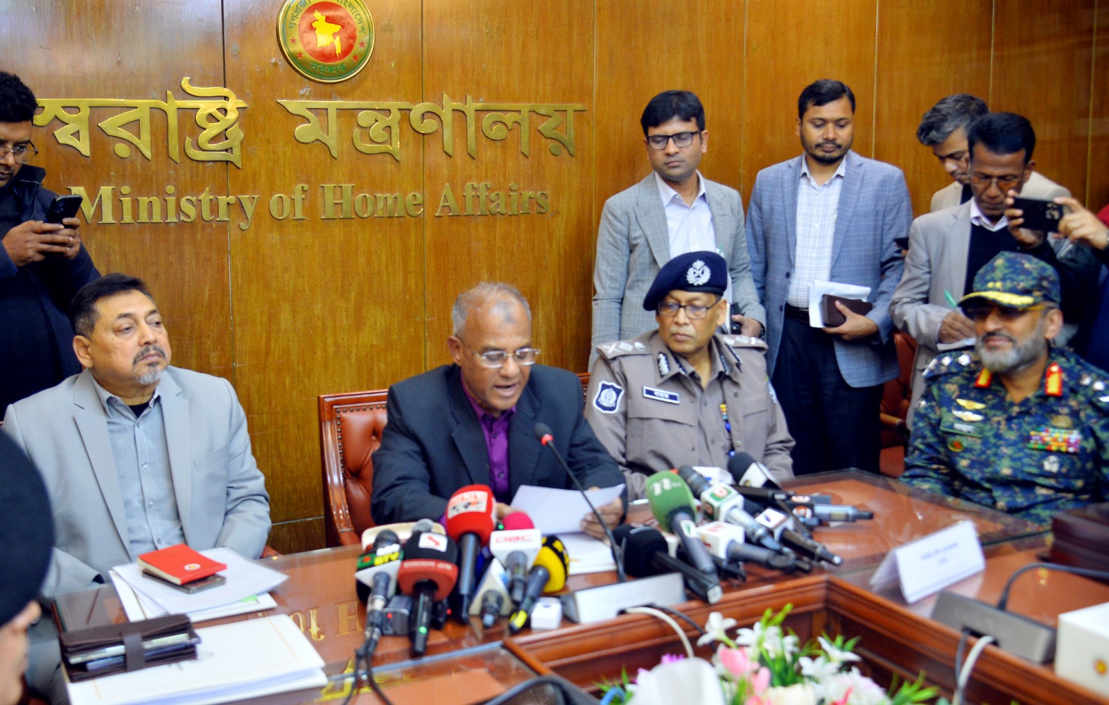 শরিফ ওসমান বিন হাদি হত্যাকাণ্ডের চার্জশিট ১০ দিনের মধ্যে, বিচার হবে অন্তর্বর্তী সরকারের মেয়াদেই: স্বরাষ্ট্র উপদেষ্টা