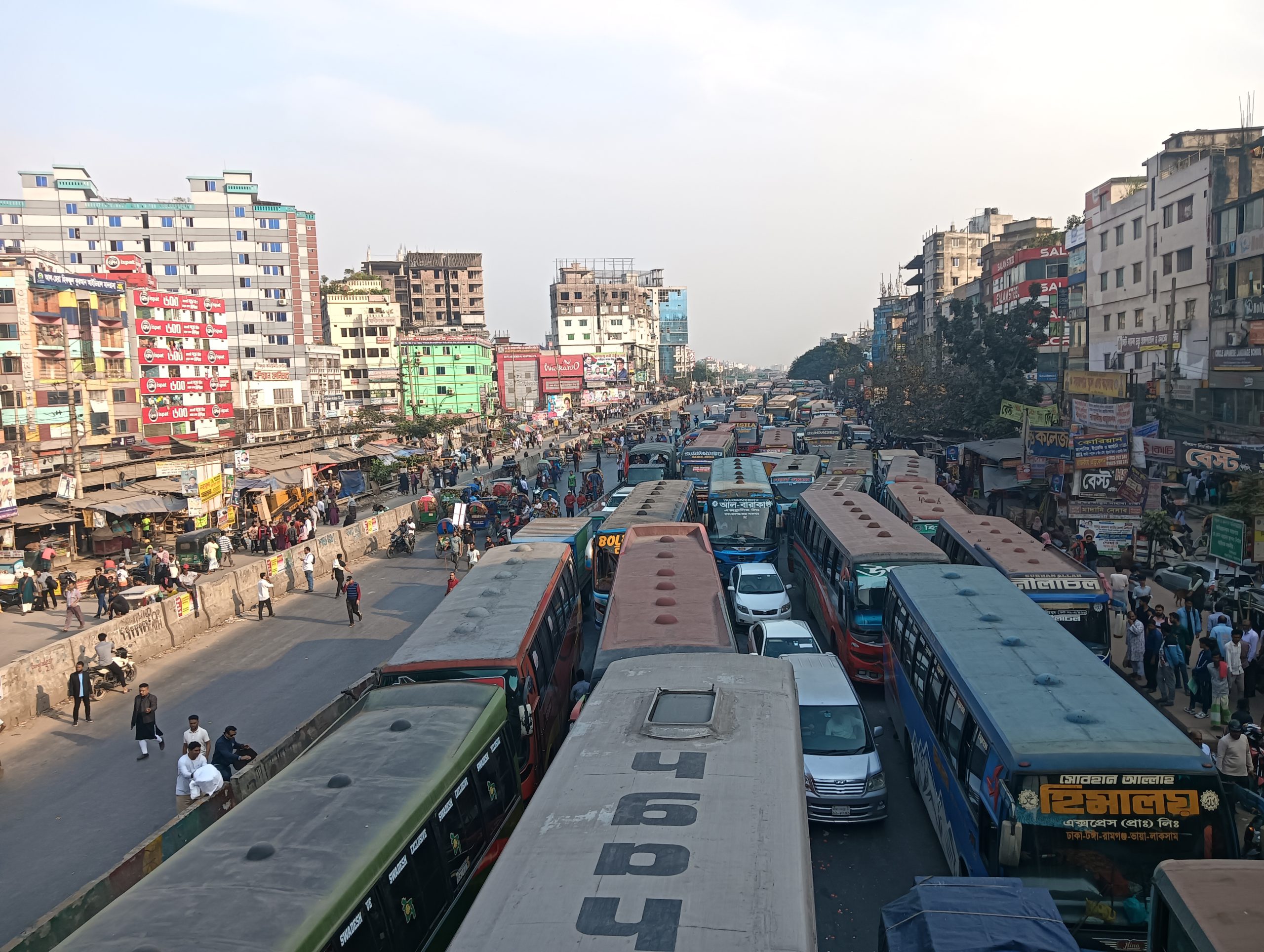 ঢাকা-চট্টগ্রাম মহাসড়ক অবরোধ: গ্যাস সংকটে যাত্রাবাড়ীর জনজীবন বিপর্যস্ত