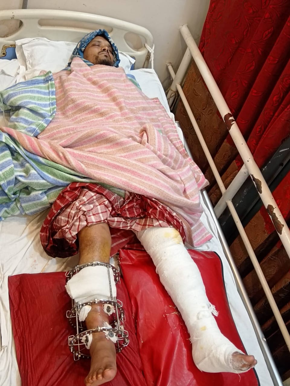 জামায়াতে যোগদানের চাপ প্রত্যাখ্যান করায় দাউদকান্দিতে যুবদল নেতার ওপর মধ্যযুগীয় বর্বরতা