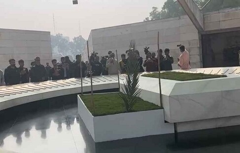 জিয়া উদ্যানে খালেদা জিয়া ও শহীদ জিয়াউর রহমানের সমাধিস্থল সর্বসাধারণের জন্য উন্মুক্ত