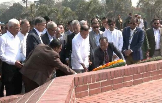 জাতীয় স্মৃতিসৌধে বীর শহীদদের প্রতি শ্রদ্ধা—মুক্তিযুদ্ধের চেতনা ধারণে অঙ্গীকার নতুন প্রধানমন্ত্রী তারেক রহমানের