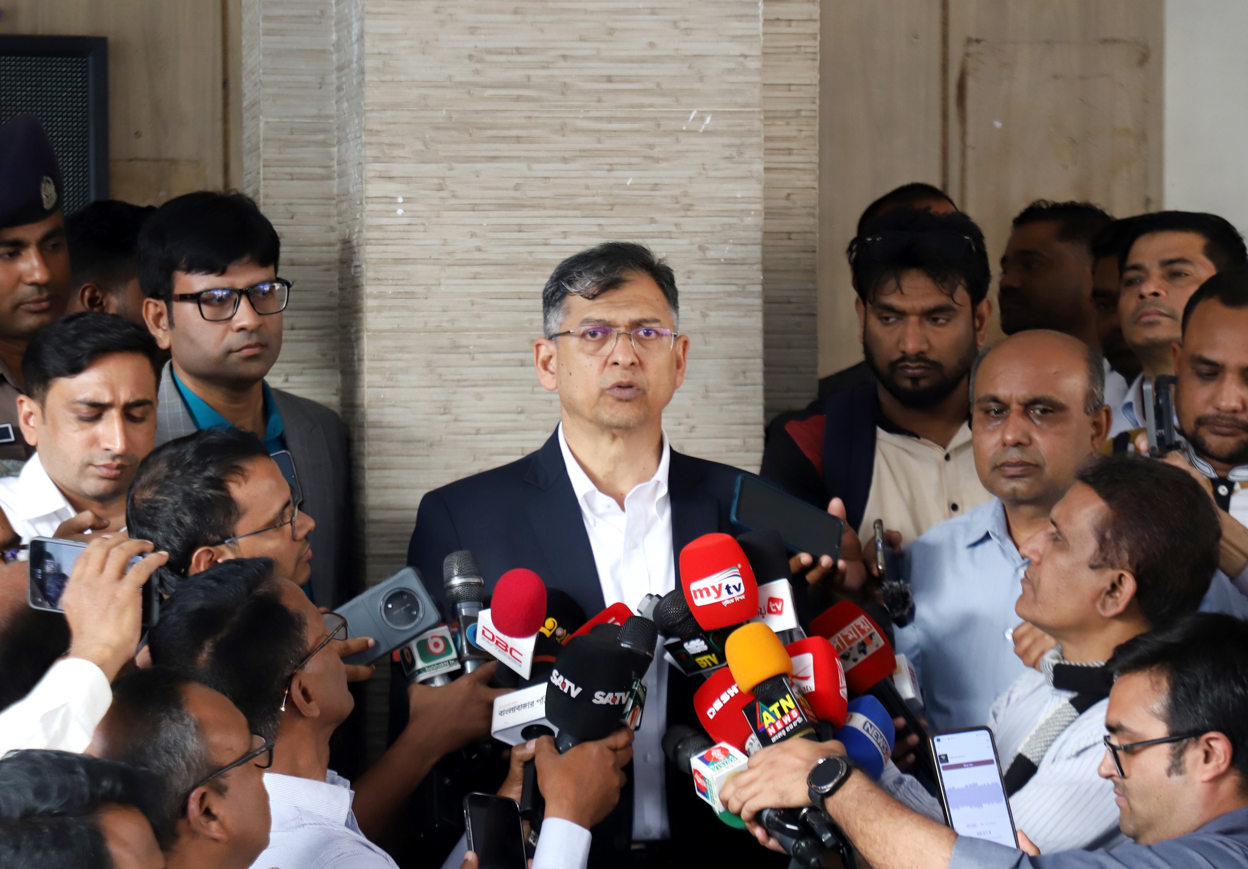 পুলিশের জনবল বৃদ্ধির লক্ষ্যে ১০ হাজার নতুন কনস্টেবল নিয়োগের ঘোষণা স্বরাষ্ট্রমন্ত্রীর