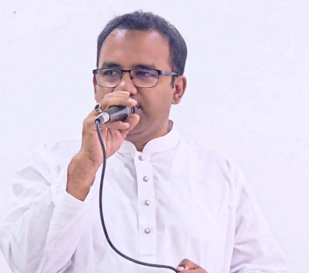 ধমক দিয়ে রাজনীতি চলবে না। ধমকের রাজনীতি ৫ আগস্টেই শেষ হয়ে গেছে। ড. খন্দকার মারুফ হোসেন