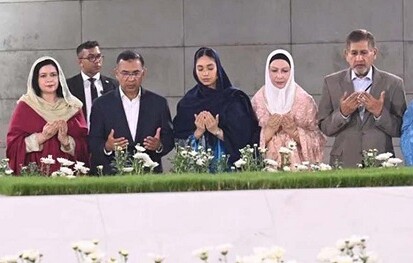 শপথের পর জিয়া উদ্যানে বাবা-মায়ের কবর জিয়ারত করলেন তারেক রহমান
