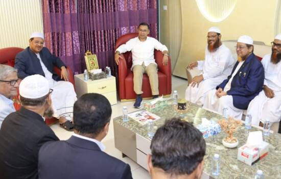 ঐক্যের রাজনীতিতে নতুন বার্তা: চরমোনাই পীরের সঙ্গে তারেক রহমানের বৈঠক