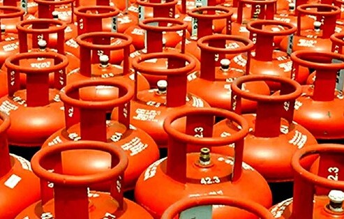 রাষ্ট্রীয় এলপিজির দাম ৪১০ টাকা বাড়ানোর প্রস্তাব, বাজার নিয়ন্ত্রণে সরকারের নতুন উদ্যোগ