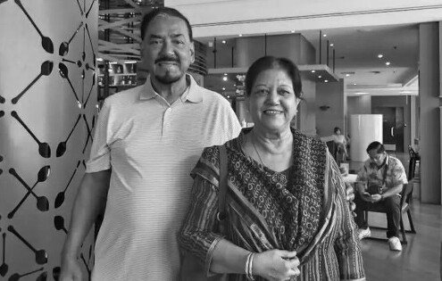 স্পিকার হাফিজ উদ্দিন আহমদের সহধর্মিণী দিলারা হাফিজের মরদেহ ঢাকায়, আজ জাতীয় সংসদ প্রাঙ্গণে জানাজা