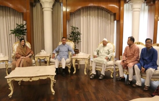 যমুনায় প্রধানমন্ত্রী তারেক রহমানের সঙ্গে ঈদের শুভেচ্ছা বিনিময় করলেন ড. ইউনূস