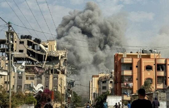 ঈদের সকালেও তেহরানে ভয়াবহ হামলা, পাল্টা ক্ষেপণাস্ত্র ছুড়েছে ইরান