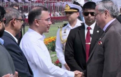 স্বাধীনতা দিবসে জাঁকজমকপূর্ণ কুচকাওয়াজ: রাষ্ট্রপতি ও প্রধানমন্ত্রীর সালাম গ্রহণ, আকাশে মিগ-২৯’র চমক