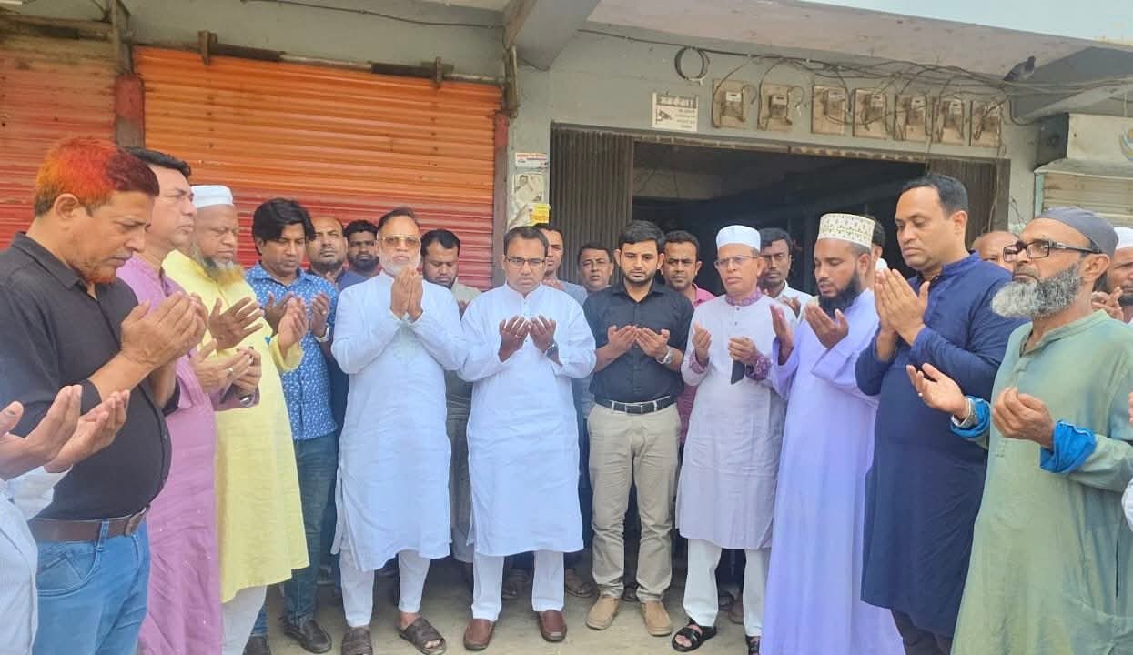 দাউদকান্দিতে সড়ক উন্নয়ন কাজের উদ্বোধন করলেন বিএনপি নেতা খন্দকার মারুফ হোসেন