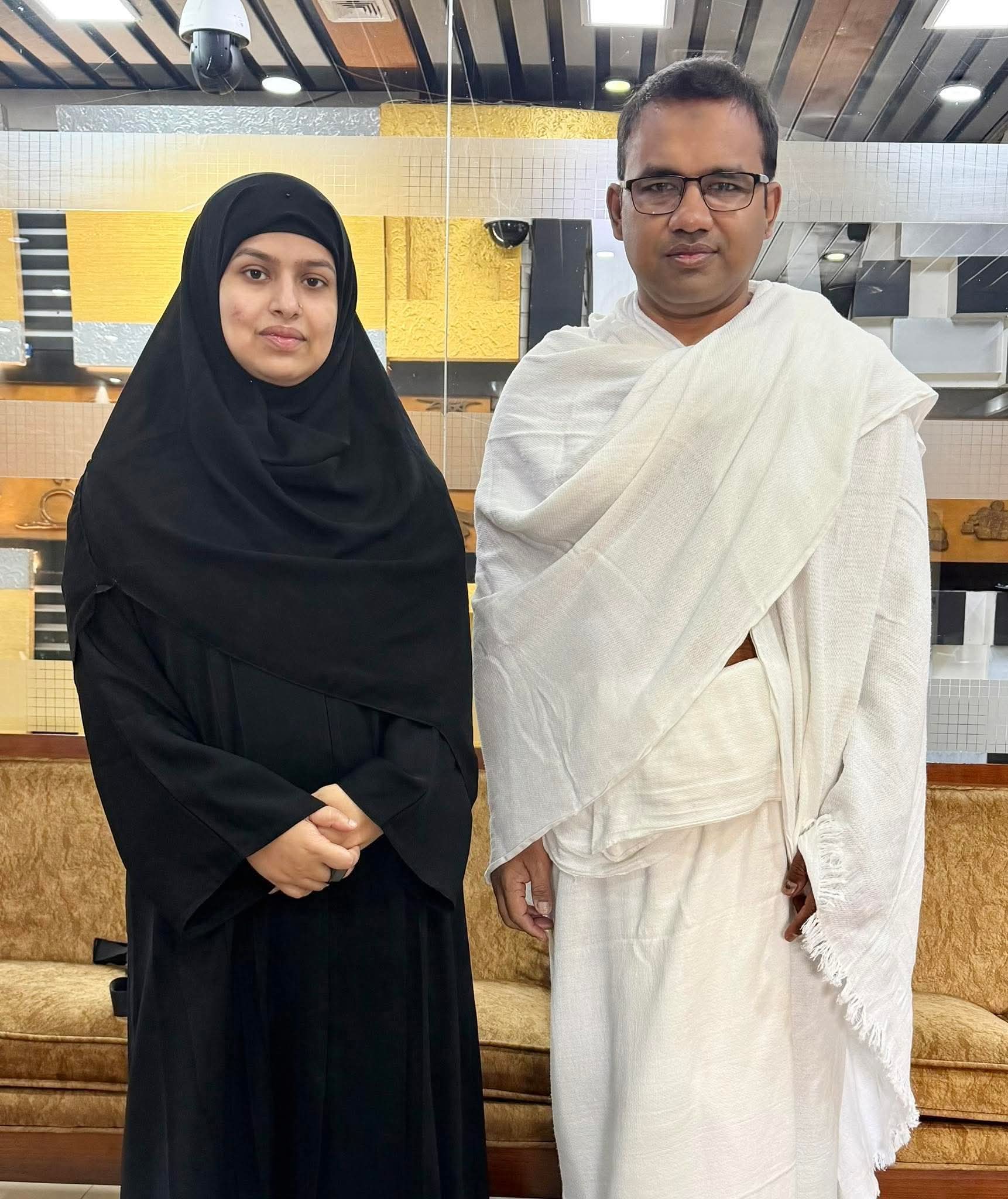 দাউদকান্দি-মেঘনার জনমানুষের আস্থার ঠিকানা ড. খন্দকার মারফ হোসেন দম্পতি ওমরাহর পথে, দোয়ার হাত উঠুক সর্বত্র