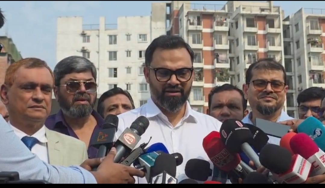 কমলাপুর স্টেডিয়ামে অব্যবস্থাপনায় ক্রীড়া প্রতিমন্ত্রীর ক্ষোভ, দ্রুত সংস্কারের নির্দেশ