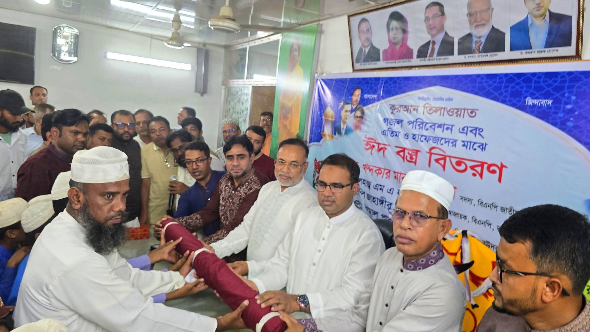 দাউদকান্দিতে জাসাসের উদ্যোগে এতিম ও হাফেজদের মাঝে ঈদ বস্ত্র বিতরণ