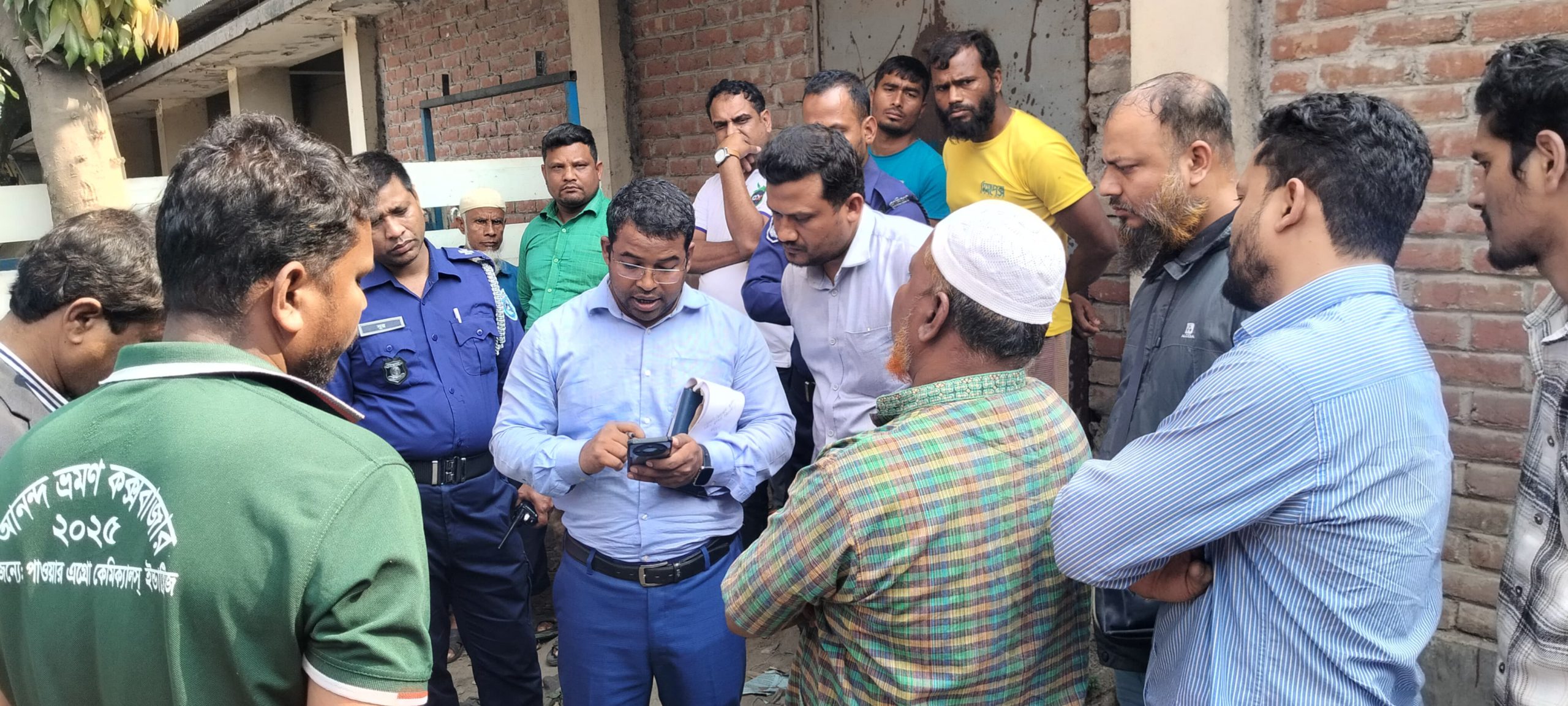 ঠাকুরগাঁওয়ে কীটনাশক ব্যবসায়ীকে ভ্রাম্যমাণ আদালতের জরিমানা