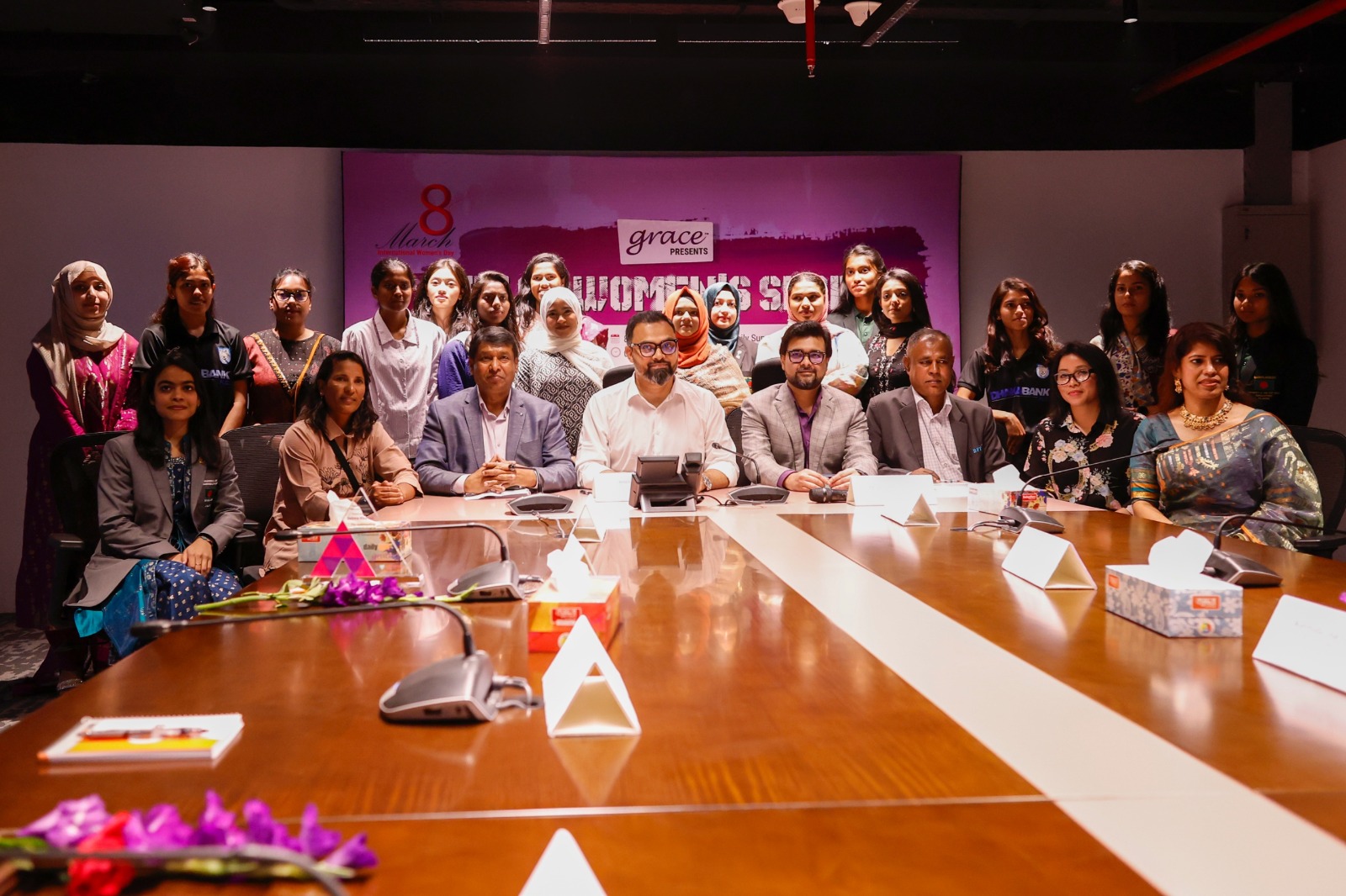 নারী ক্রীড়ার অগ্রগতি ও চ্যালেঞ্জ নিয়ে ডেইলি সানের গোলটেবিল, পাঁচ ক্রীড়াবিদকে সম্মাননা