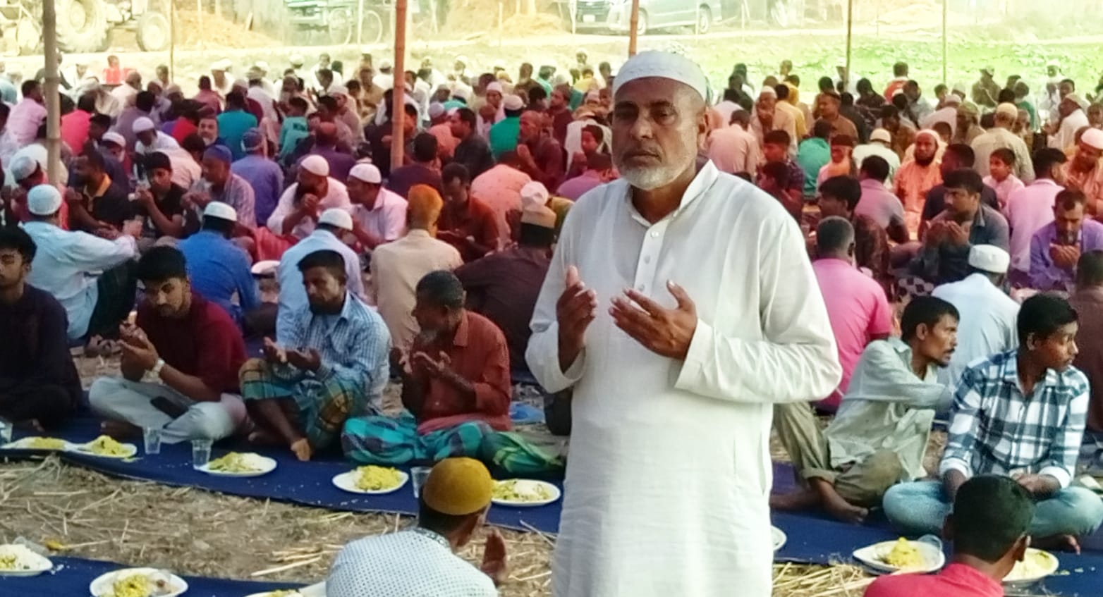 পাঁচবিবিতে চেয়ারম্যান নাজমুলের পারিবারিক ইফতার মাহফিলে হাজারো রোজাদার উপস্থিত