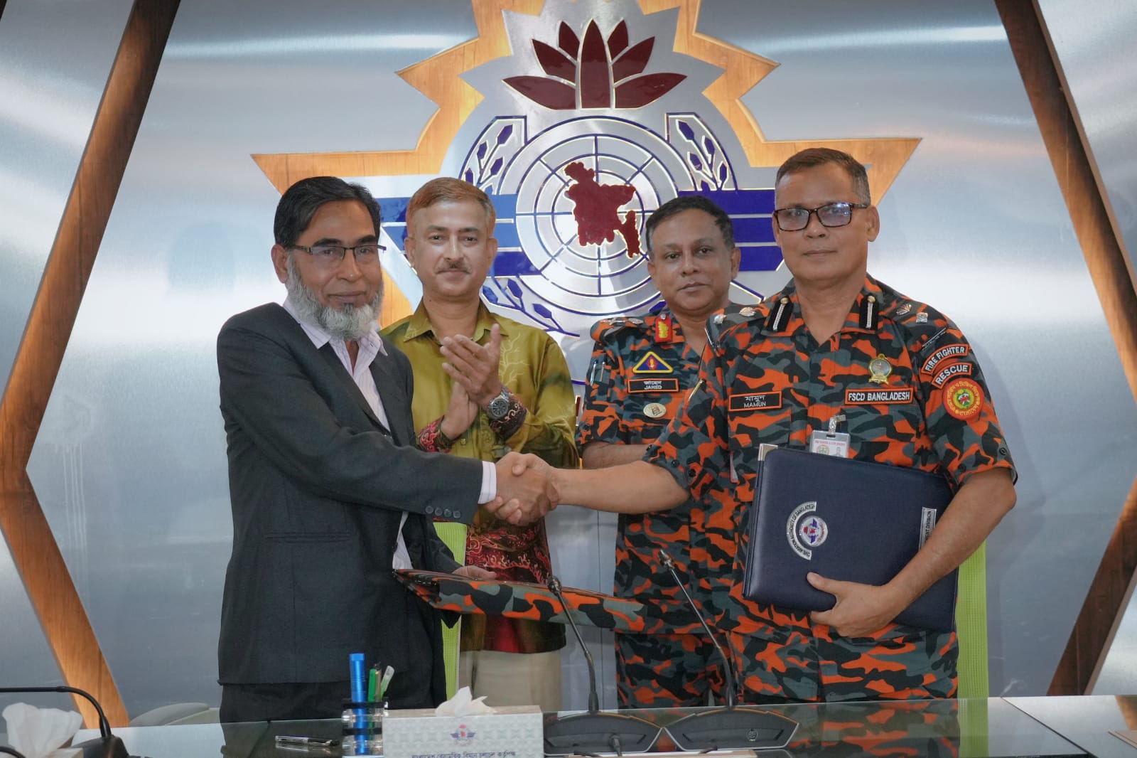 বিমান চলাচল নিরাপত্তা জোরদারে ফায়ার সার্ভিস–বেবিচকের সমঝোতা স্মারক স্বাক্ষর