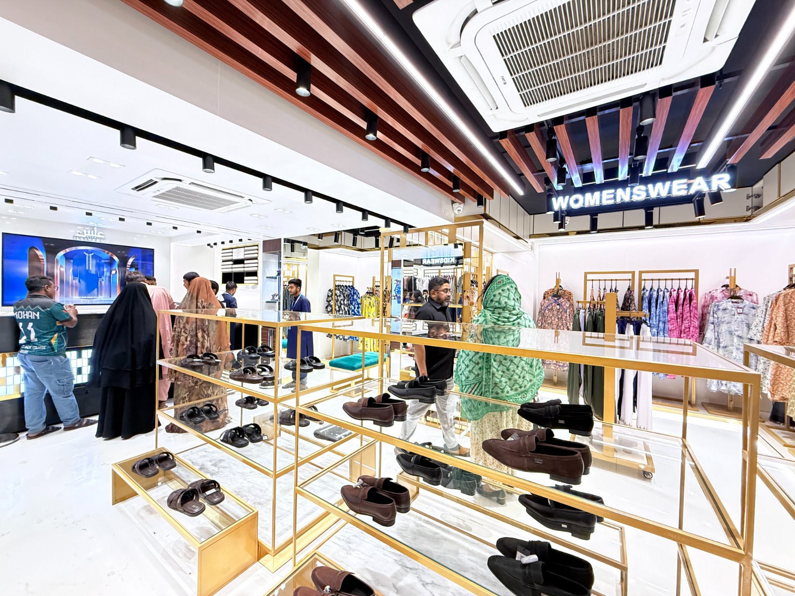 *বগুড়া ও খুলনায় গ্র‍্যান্ড ওপেনিংয়ের মাধ্যমে ইল্লিয়ীনের যাত্রা শুরু*